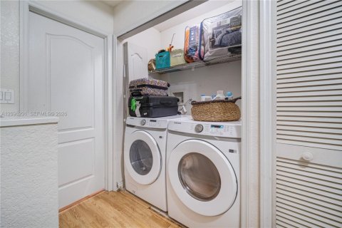 Touwnhouse à louer à Miami, Floride: 3 chambres, 132.48 m2 № 2386856 - photo 16