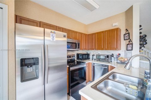 Touwnhouse à louer à Miami, Floride: 3 chambres, 132.48 m2 № 2386856 - photo 8