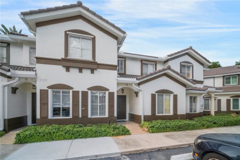 Touwnhouse à Miami, Floride 3 chambres, 132.48 m2 № 2386856