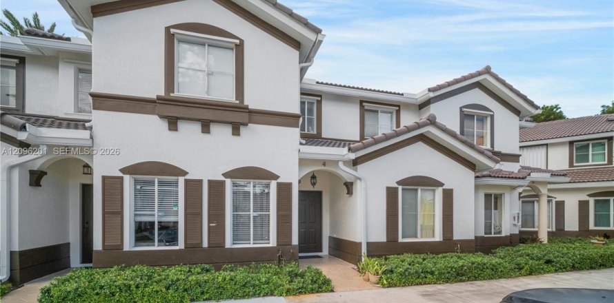 Touwnhouse à Miami, Floride 3 chambres, 132.48 m2 № 2386856