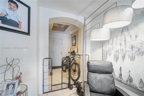 Touwnhouse à louer à Miami, Floride: 3 chambres, 132.48 m2 № 2386856 - photo 10