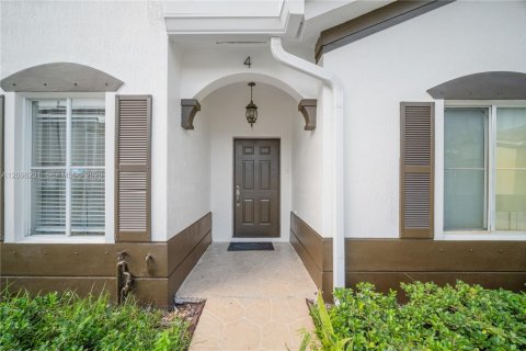 Touwnhouse à louer à Miami, Floride: 3 chambres, 132.48 m2 № 2386856 - photo 2