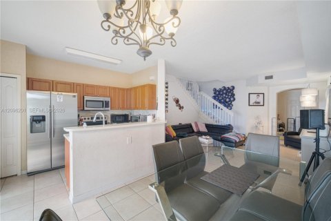 Touwnhouse à louer à Miami, Floride: 3 chambres, 132.48 m2 № 2386856 - photo 7