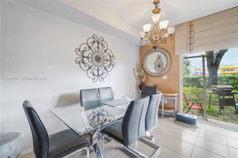 Touwnhouse à louer à Miami, Floride: 3 chambres, 132.48 m2 № 2386856 - photo 5