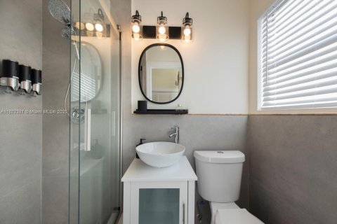 Propiedad comercial en venta en Hallandale Beach, Florida № 1934707 - foto 7