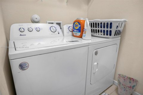 House in Homestead, Florida 5 bedrooms, 271.65 sq.m. № 1652853 - photo 20