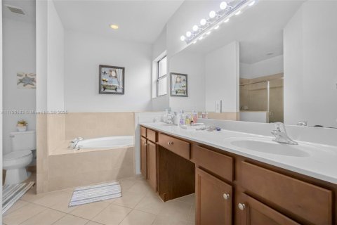 House in Homestead, Florida 5 bedrooms, 271.65 sq.m. № 1652853 - photo 14