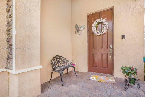 House in Homestead, Florida 5 bedrooms, 271.65 sq.m. № 1652853 - photo 2