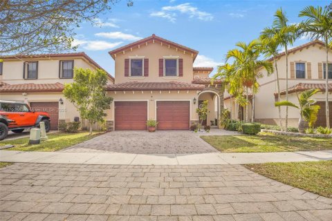 House in Homestead, Florida 5 bedrooms, 271.65 sq.m. № 1652853 - photo 1