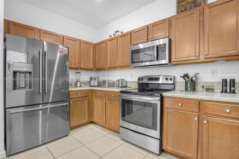 House in Homestead, Florida 5 bedrooms, 271.65 sq.m. № 1652853 - photo 9