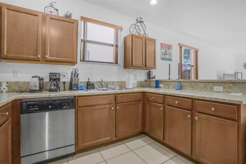 House in Homestead, Florida 5 bedrooms, 271.65 sq.m. № 1652853 - photo 10