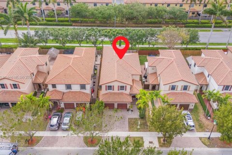 House in Homestead, Florida 5 bedrooms, 271.65 sq.m. № 1652853 - photo 24