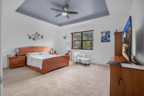 House in Homestead, Florida 5 bedrooms, 271.65 sq.m. № 1652853 - photo 13