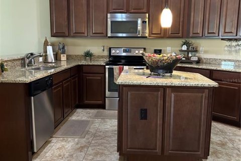 Casa en venta en Groveland, Florida, 4 dormitorios, 263.94 m2 № 1903744 - foto 3