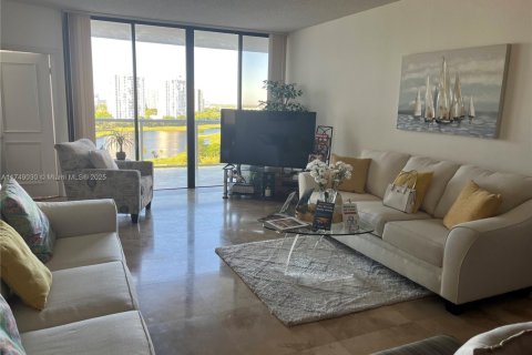 Condo in Aventura, Florida, 2 bedrooms  № 1958633 - photo 3