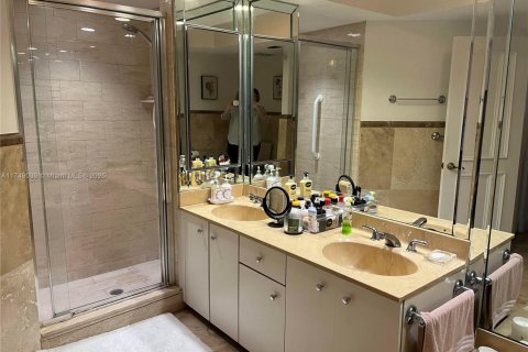 Condo in Aventura, Florida, 2 bedrooms  № 1958633 - photo 8