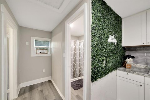 Commercial property in Tampa, Florida 4 bedrooms, 103.59 sq.m. № 2367384 - photo 28