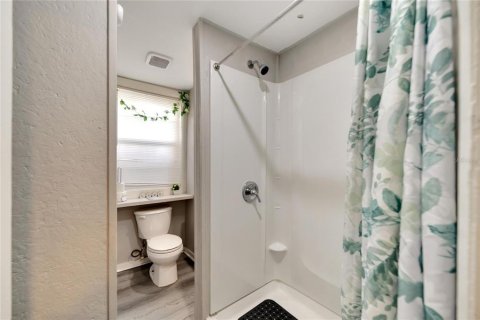 Commercial property in Tampa, Florida 4 bedrooms, 103.59 sq.m. № 2367384 - photo 17
