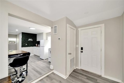 Commercial property in Tampa, Florida 4 bedrooms, 103.59 sq.m. № 2367384 - photo 24