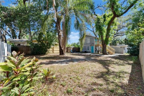 Commercial property in Tampa, Florida 4 bedrooms, 103.59 sq.m. № 2367384