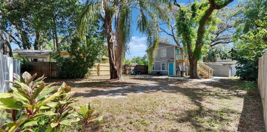 Commercial property in Tampa, Florida 4 bedrooms, 103.59 sq.m. № 2367384
