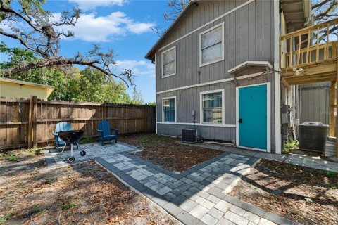 Commercial property in Tampa, Florida 4 bedrooms, 103.59 sq.m. № 2367384 - photo 2
