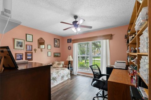 House in Sunrise, Florida 2 bedrooms, 119.57 sq.m. № 1844052 - photo 16