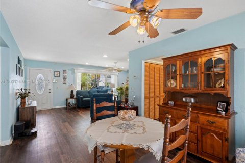 House in Sunrise, Florida 2 bedrooms, 119.57 sq.m. № 1844052 - photo 20