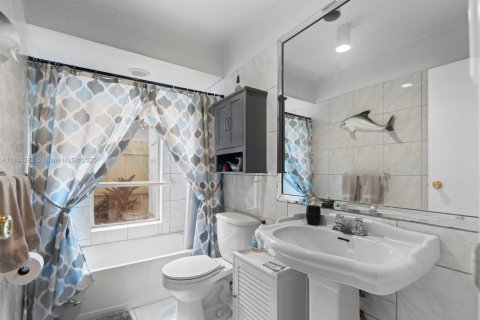 House in Sunrise, Florida 2 bedrooms, 119.57 sq.m. № 1844052 - photo 8