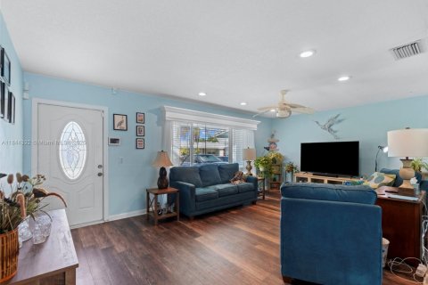 House in Sunrise, Florida 2 bedrooms, 119.57 sq.m. № 1844052 - photo 5