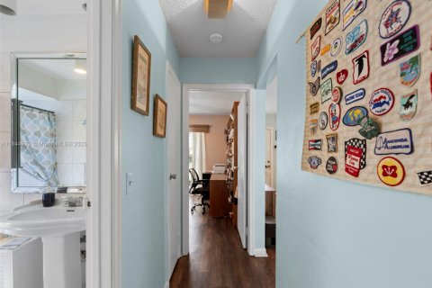 House in Sunrise, Florida 2 bedrooms, 119.57 sq.m. № 1844052 - photo 15
