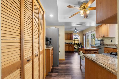 House in Sunrise, Florida 2 bedrooms, 119.57 sq.m. № 1844052 - photo 22