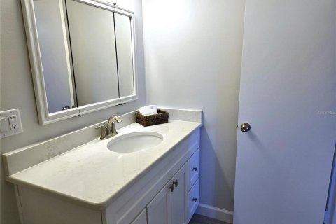 Condo in DeLand, Florida, 2 bedrooms  № 1432340 - photo 16