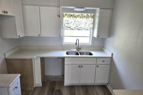 Condo in DeLand, Florida, 2 bedrooms  № 1432340 - photo 7