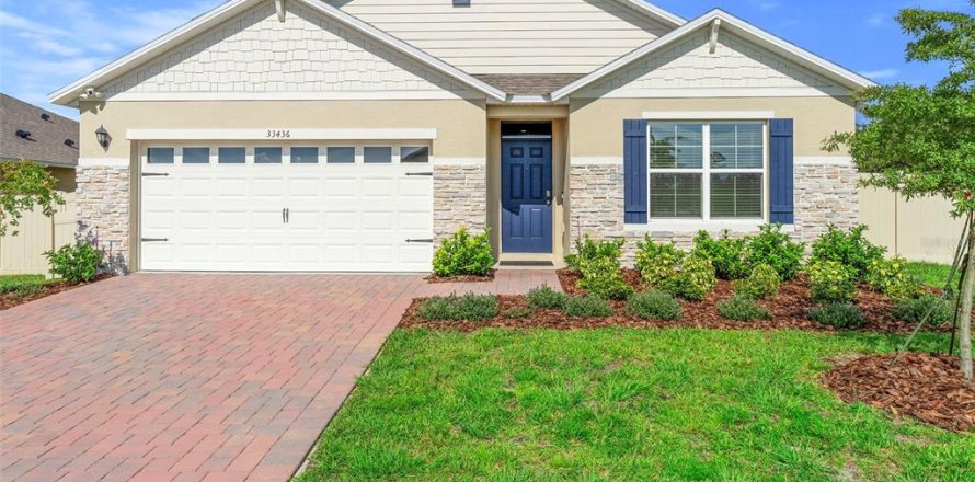 House in Sorrento, Florida 4 bedrooms, 169.83 sq.m. № 1796517