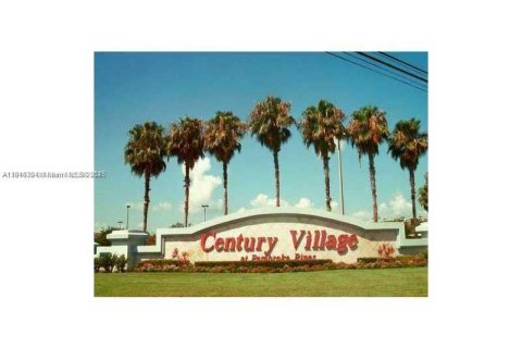 Condo in Pembroke Pines, Florida, 2 bedrooms  № 1828986 - photo 1