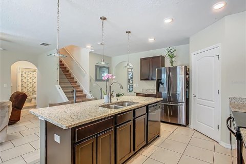 House in Davenport, Florida 5 bedrooms, 250.46 sq.m. № 1787929 - photo 17