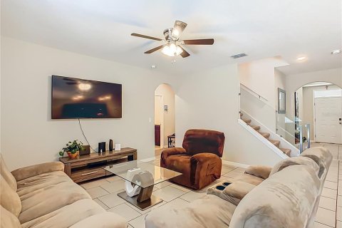 House in Davenport, Florida 5 bedrooms, 250.46 sq.m. № 1787929 - photo 24