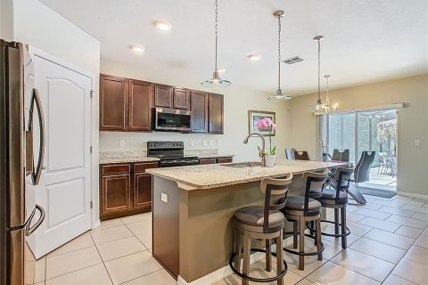 House in Davenport, Florida 5 bedrooms, 250.46 sq.m. № 1787929 - photo 14