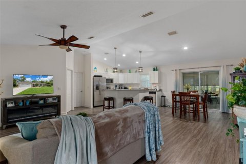 Casa en venta en Homosassa, Florida, 2 dormitorios, 128.76 m2 № 1917676 - foto 5