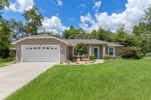 House in Homosassa, Florida 2 bedrooms, 128.76 sq.m. № 1917676 - photo 1
