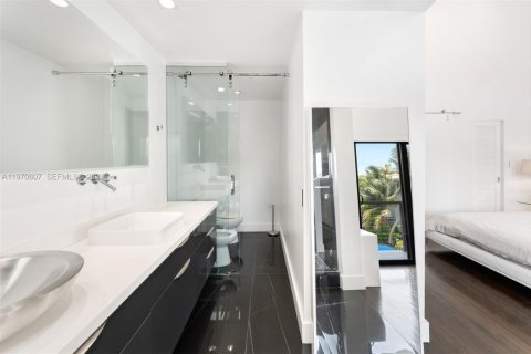 Снять в аренду виллу или дом в Майами, Флорида 3 спальни, 171.87м2, № 2031320 - фото 25