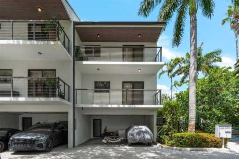 Снять в аренду виллу или дом в Майами, Флорида 3 спальни, 171.87м2, № 2031320 - фото 12