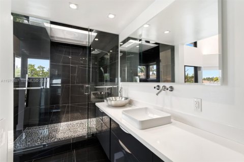 Снять в аренду виллу или дом в Майами, Флорида 3 спальни, 171.87м2, № 2031320 - фото 24