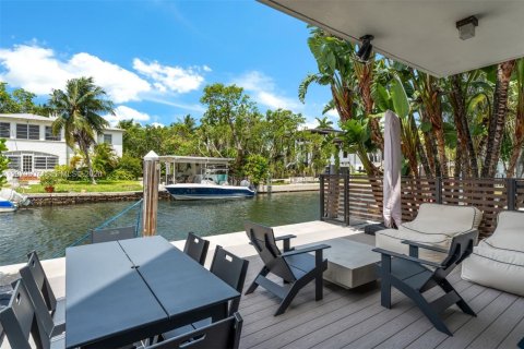 Снять в аренду виллу или дом в Майами, Флорида 3 спальни, 171.87м2, № 2031320 - фото 3