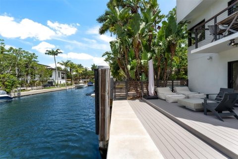 Снять в аренду виллу или дом в Майами, Флорида 3 спальни, 171.87м2, № 2031320 - фото 4