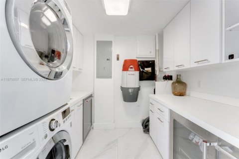 Снять в аренду виллу или дом в Майами, Флорида 3 спальни, 171.87м2, № 2031320 - фото 18