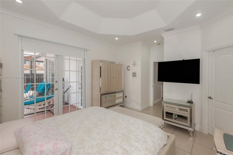 House in Miami, Florida 4 bedrooms, 170.94 sq.m. № 1480626 - photo 26