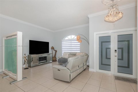 House in Miami, Florida 4 bedrooms, 170.94 sq.m. № 1480626 - photo 10