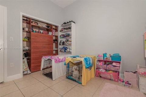 House in Miami, Florida 4 bedrooms, 170.94 sq.m. № 1480626 - photo 21